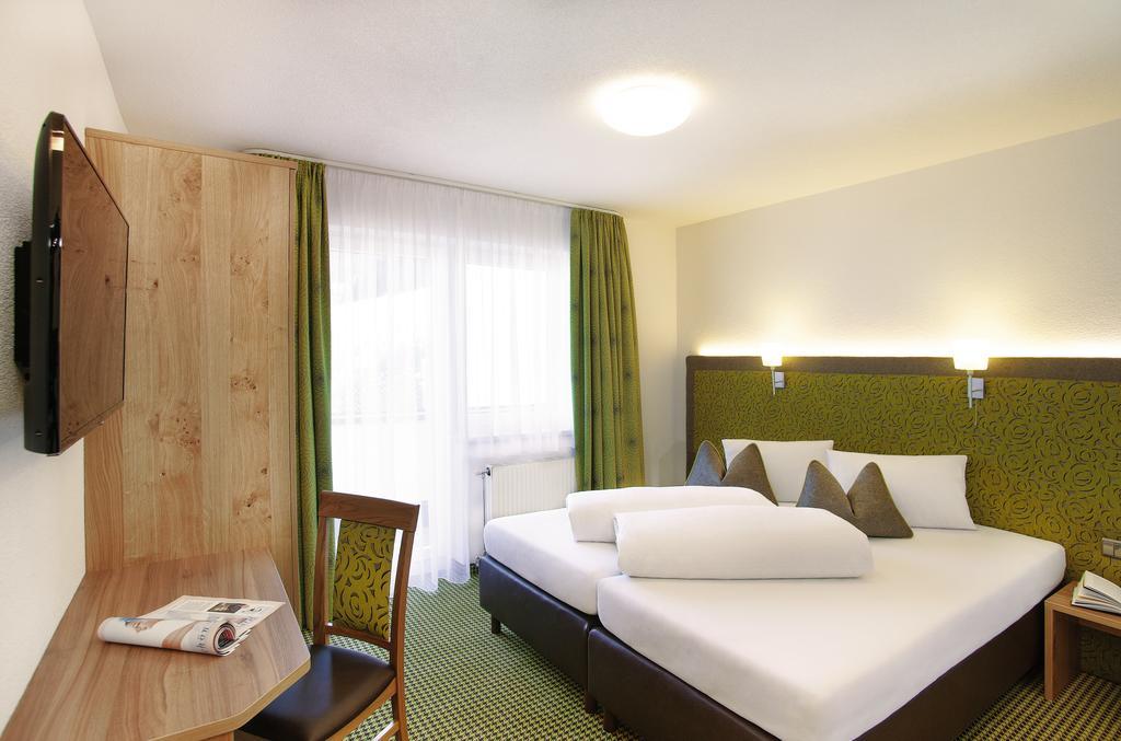 Hotel Garni Chasa Sulai Ишгль Номер фото